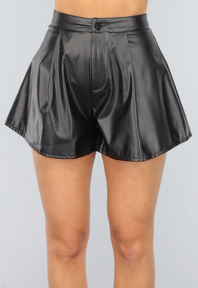 Zwarte Lederlook Wijde Geplooide Short