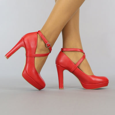 Rode Lederlook Pumps met Enkelbandje
