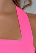 Neon Roze Strakke Top met Strappy Rug Detail