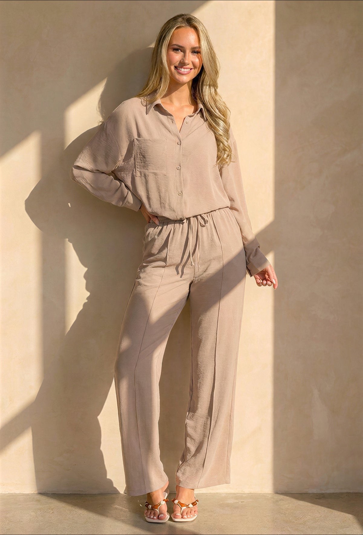 Beige Blouse met Kraag, Knoopsluiting en Lange Mouwen