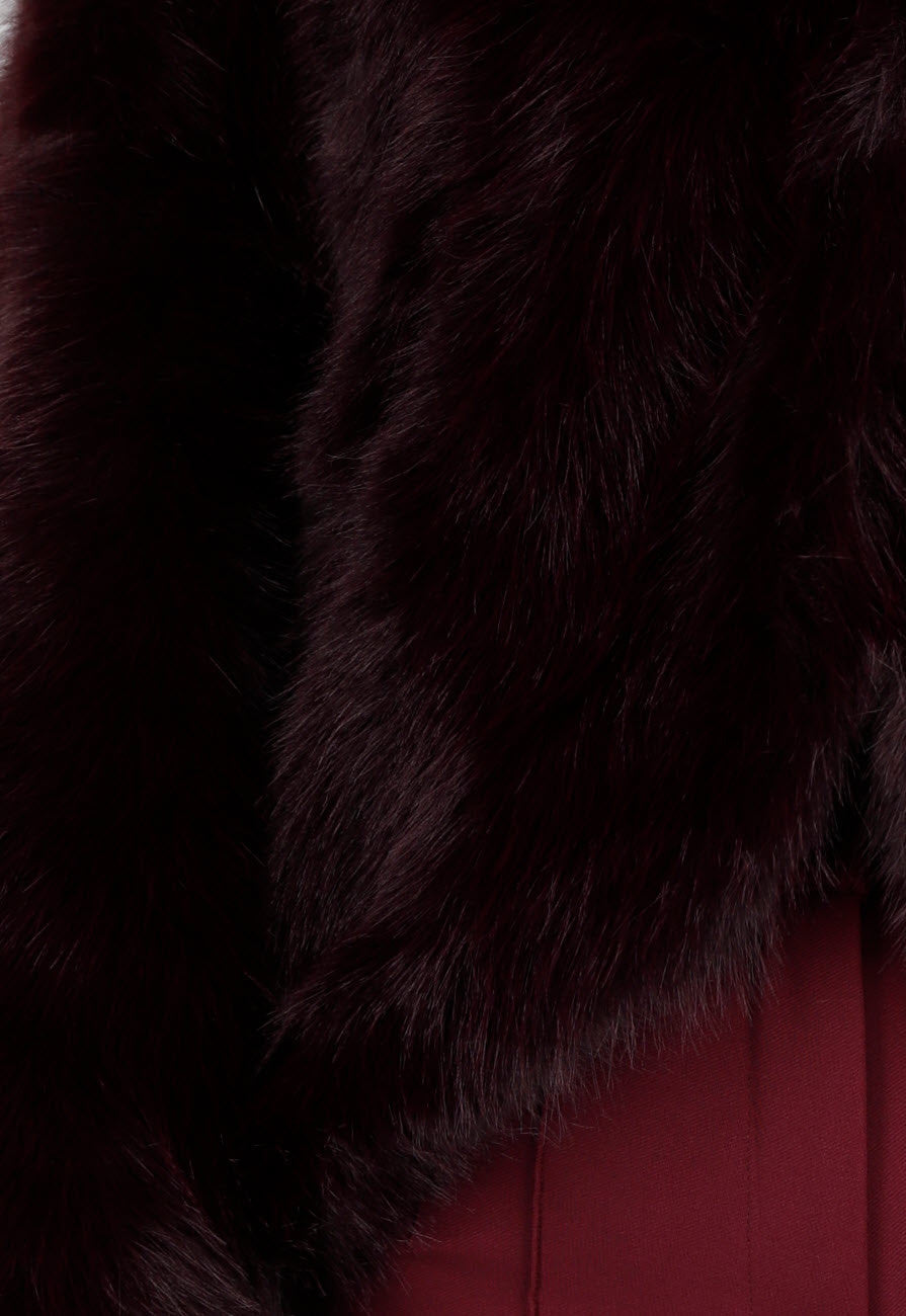 Bordeauxrode Faux Fur Jas met Capuchon