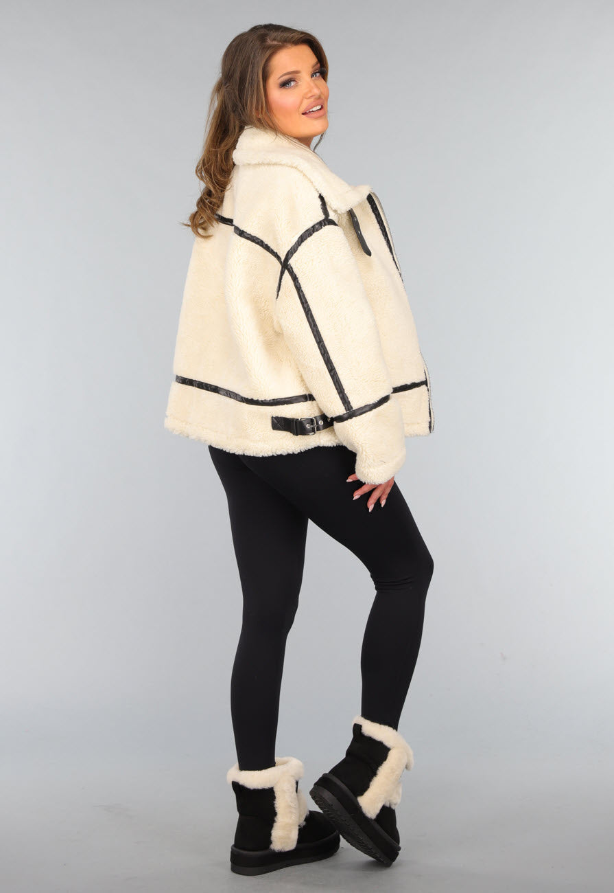 Ecru Teddy Jas met Zwarte Details