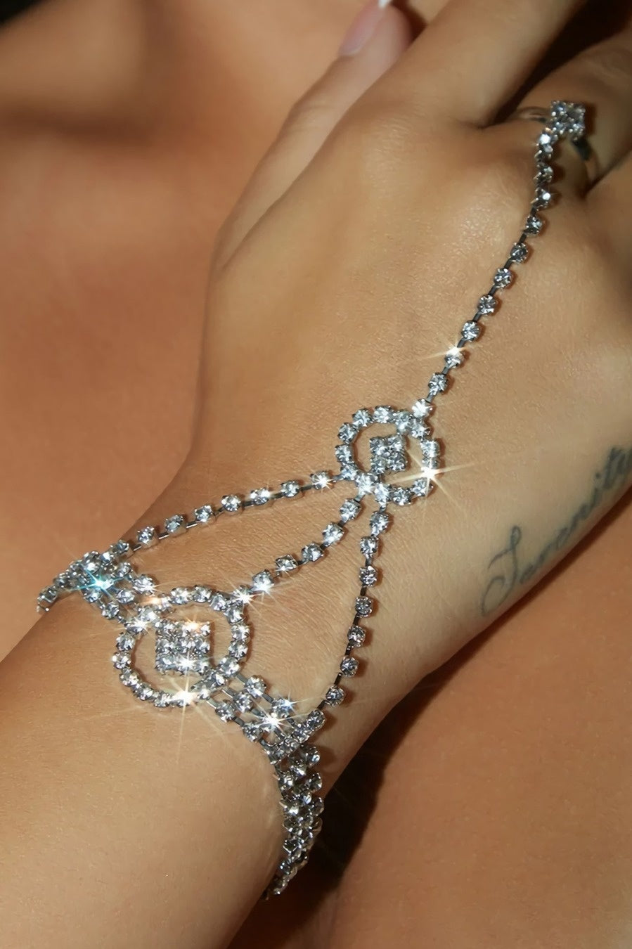 Zilveren Strass Handsieraad met Cutouts