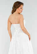 Witte Strapless Midi Jurk met Jacquardlook en Vetersluiting