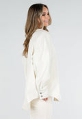 Crème Denim Blouse met Oversized Knopen en Lange Mouwen