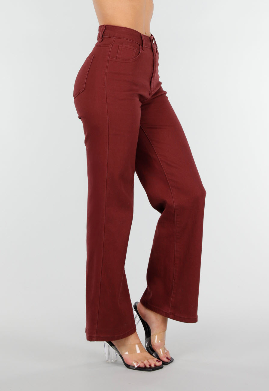 Bordeauxrode High Waist Jeans met Rechte Pijpen en Goudkleurige Knoop