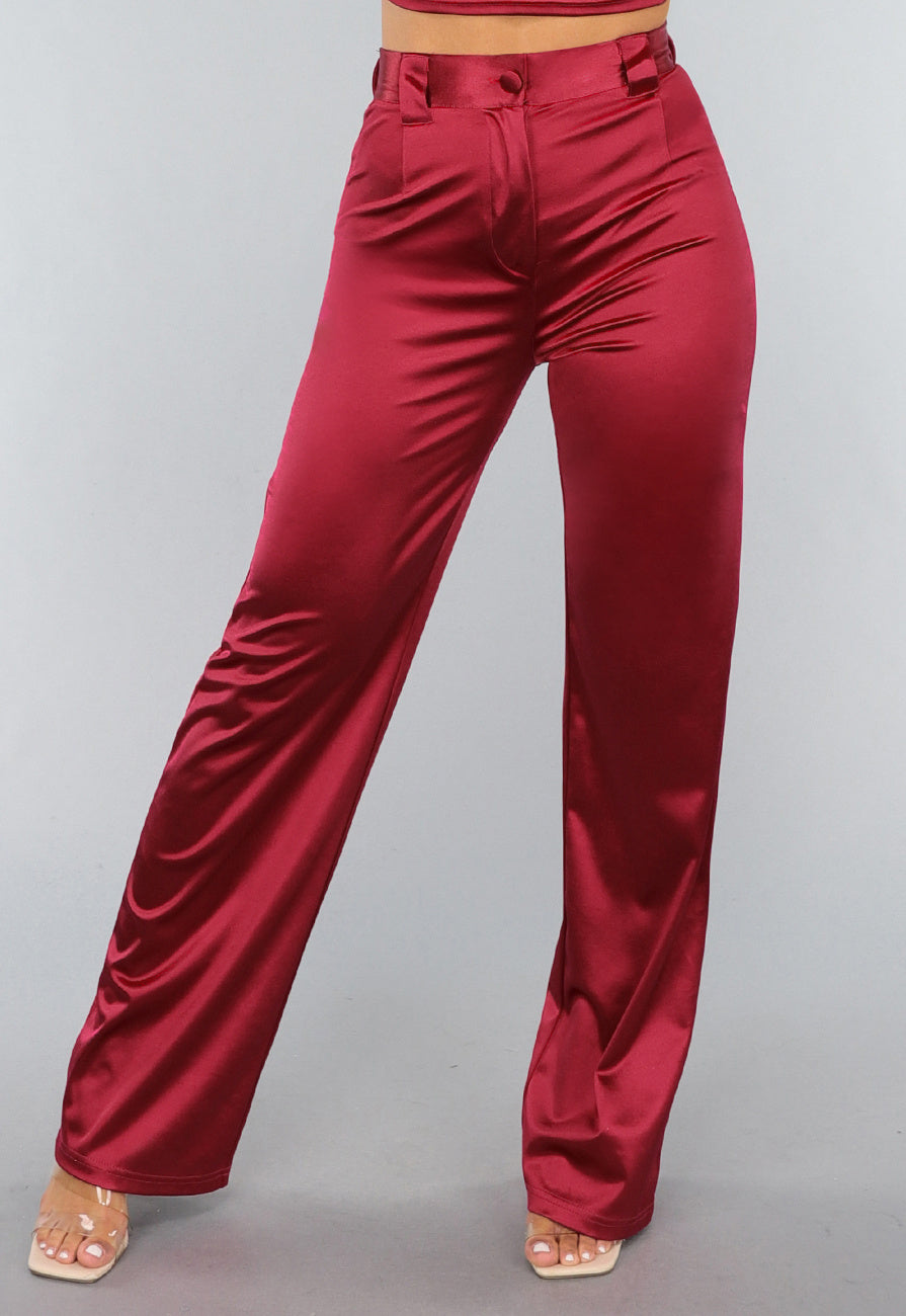 Burgundy Pantalon van Stretch Satijn in Model