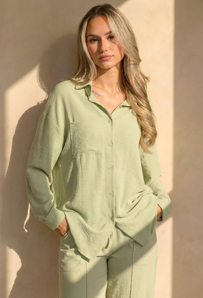 Pistache Blouse met Kraag, Knoopsluiting en Lange Mouwen