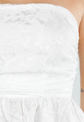 Witte Strapless Midi Jurk met Jacquardlook en Vetersluiting