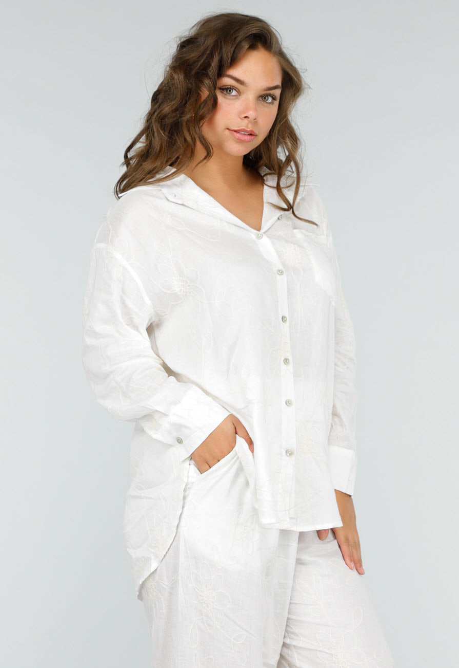 Wit Tweedelig Setje met Geborduurde Blouse en Broek